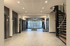 Nya Tingstadsgatan 1 - Entré från båda sidor av huset