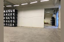 Ruskvädersgatan 8 - Bild som visar möjlighet till att öppna upp mellan lokalen om 591 kvm och lokalen om 693 kvm