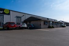 Silkesvägen 26 - Mattläggaren 2 - Framsida tagen från vänster