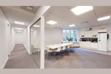 Järnvägsgatan 7 - valkommen-in-till-jarnvagsgatan-7-07142023_075006-80045crop0060683413resize19201080autoorientbackground23ffffffquality60stripextensionjpgid12