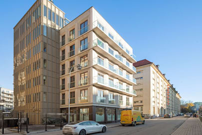 Maria Bangata 2B - c77e664f-11dc-4eb7-a6ed-70573613c3eb.jpg