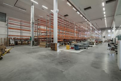 Lagerlokal på Svarvarvägen 10, Skogås