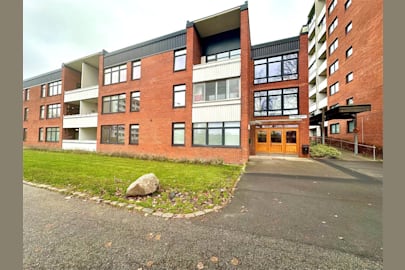 Sunnanväg 18 - image - 0