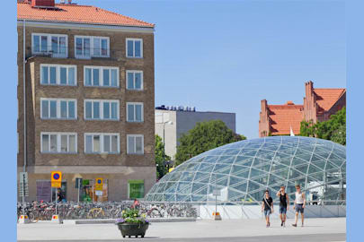 S:t Johannesgatan 2 - S:t Johannesgatan 2 utifrån. Andra våningen med utsikt över Konsthallstorget..