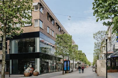 Östra Storgatan 7, 9 - New yorker utan logga
