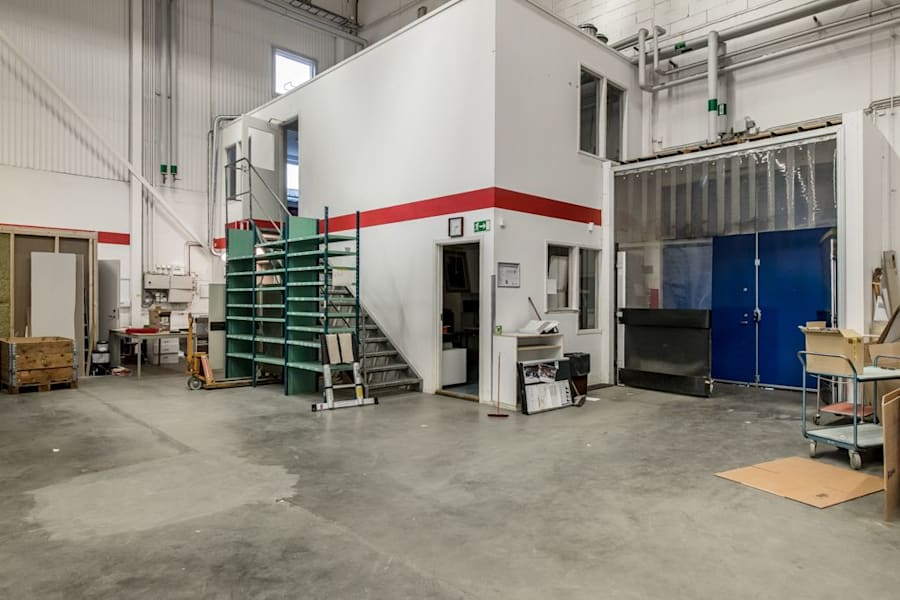 Lagerlokal på Svarvarvägen 10, Skogås – bild 5