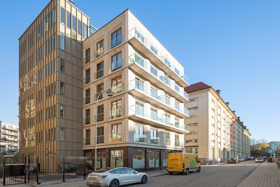 Maria Bangata 2B - c77e664f-11dc-4eb7-a6ed-70573613c3eb.jpg