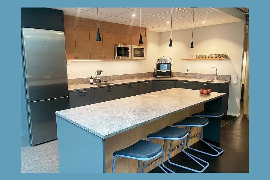 Neongatan 9B - image - 3