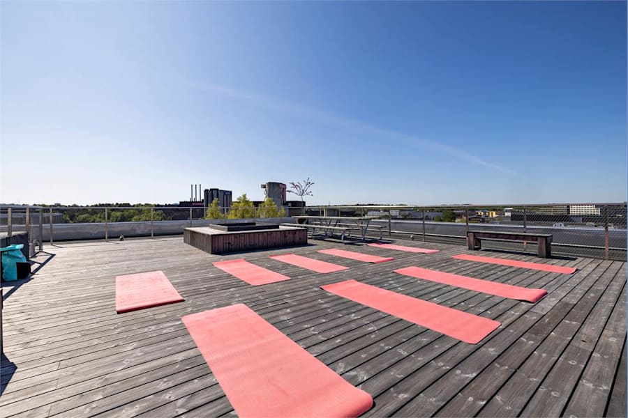 Solna strandväg 80 - Yogapass på den gemensamma takterrassen