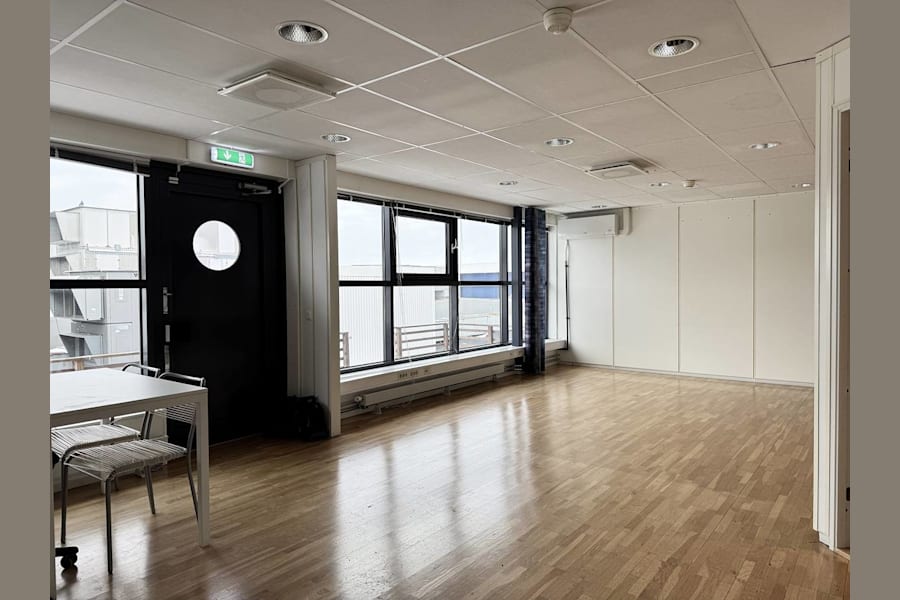 Sisjövägen 45 - Generös matplats