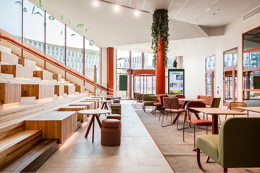 Hyllie Stationsväg 41 - Bottenplan med olika sittmöjligheter