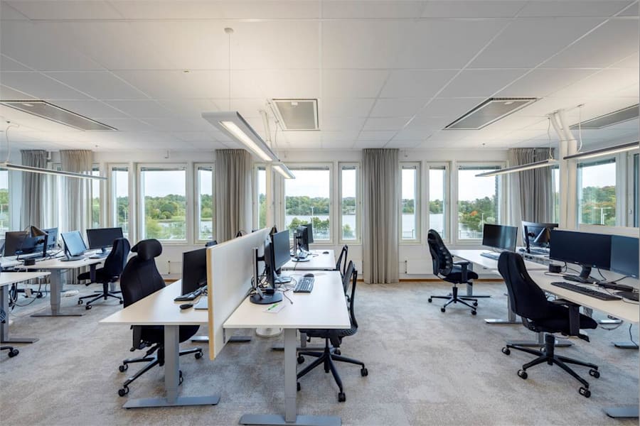 Gustav lll:s Boulevard 64 - Kontorsplatser med utsikt mot Brunnsviken och Hagaparken.