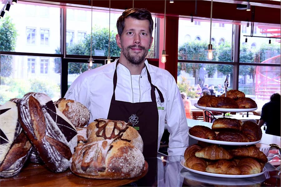 Karlavägen 96 - 100 - Café med nybakat bröd i Garnisonen.
