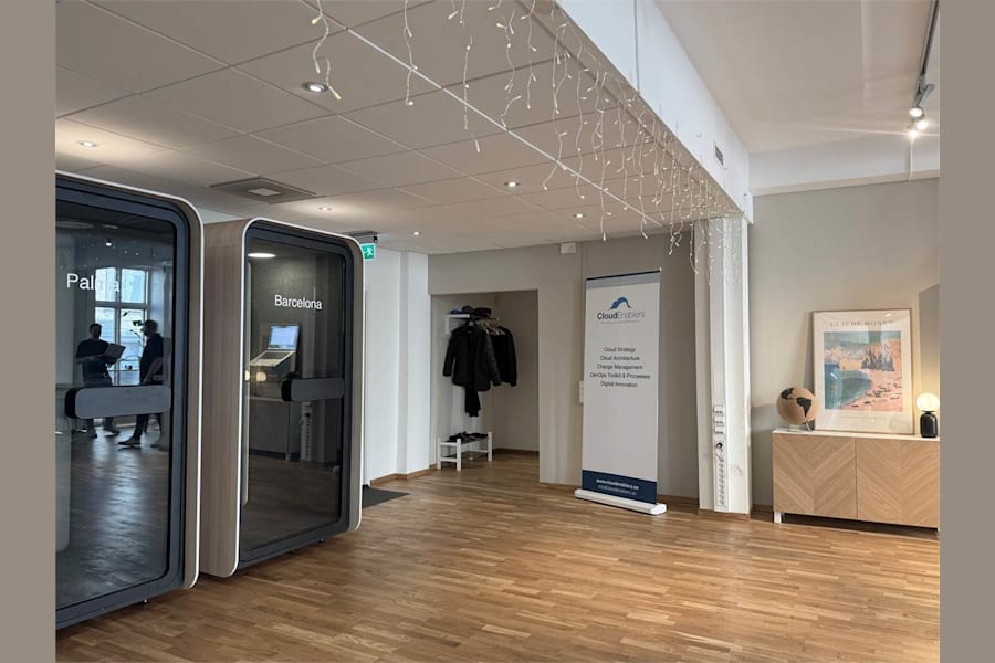 Kungstorget 7 - Till vänster i entrén finns kapprum och 2 WC