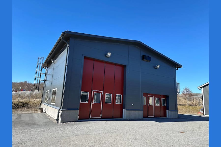 Gösvägen 22 - Fasad med portar