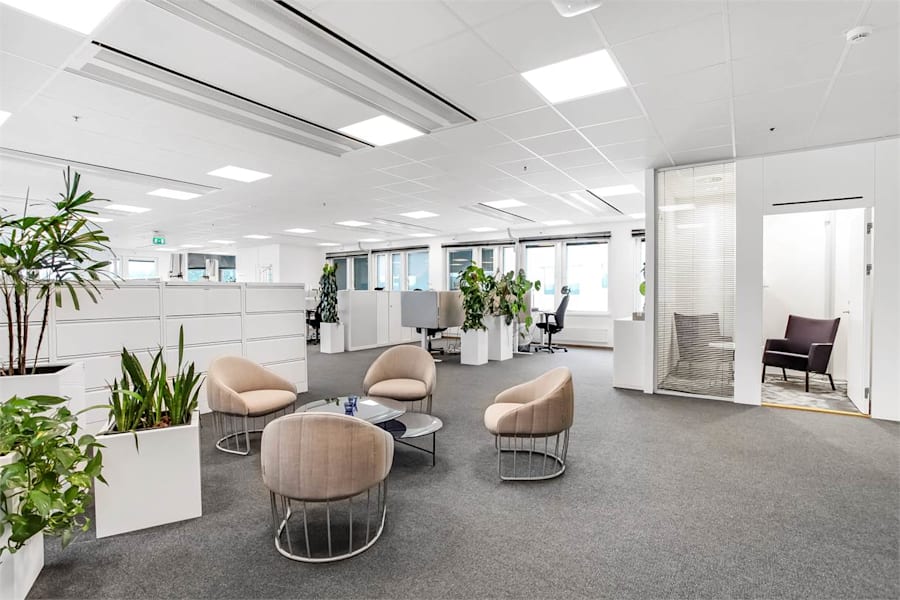 Gustav lll:s Boulevard 54-58, 1-2 tr - Moderna ljusa kontorslandskap