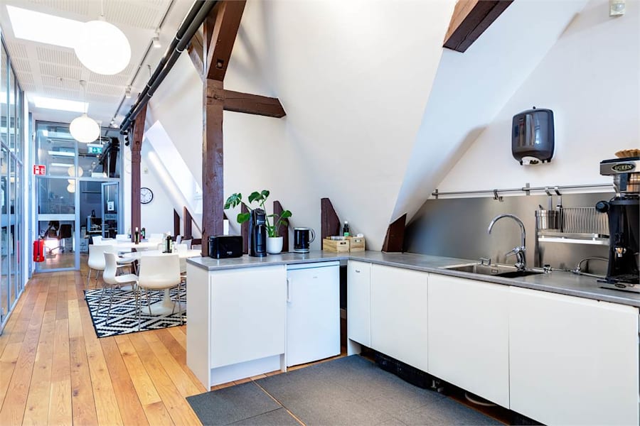 Östermalmsgatan 87 D - Ljust pentry i landskapet.