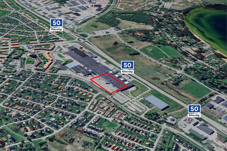 Luxorgatan 1 - Lokalen och parkering i relation till Riksväg 50