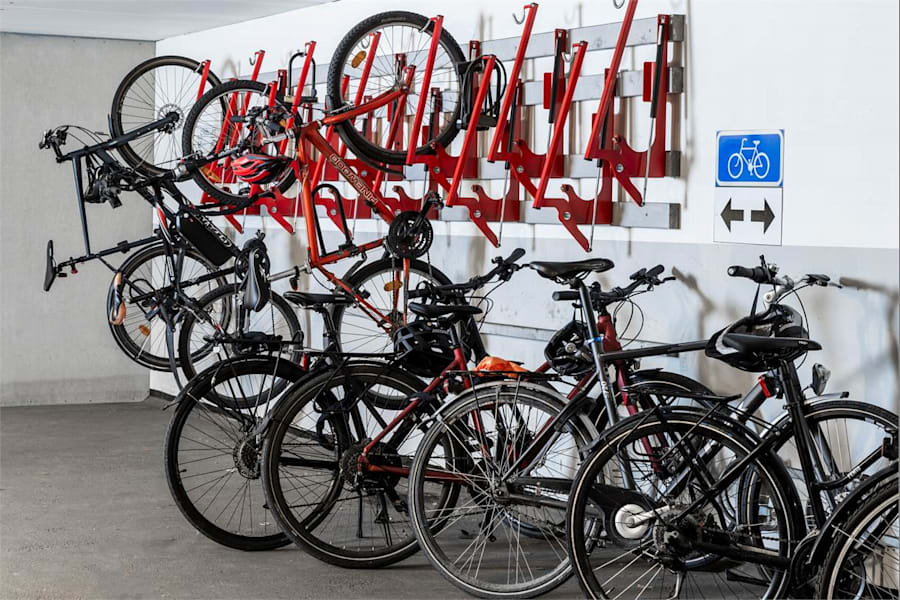 Gustav lll:s Boulevard 64 - Cykelrum på Gustav lll:s Boulevard 62-66.