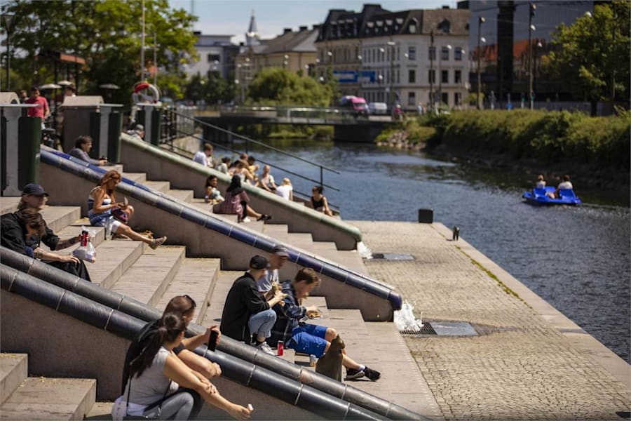 Södra Tullgatan 4 - Ta en kaffe vid trapporna