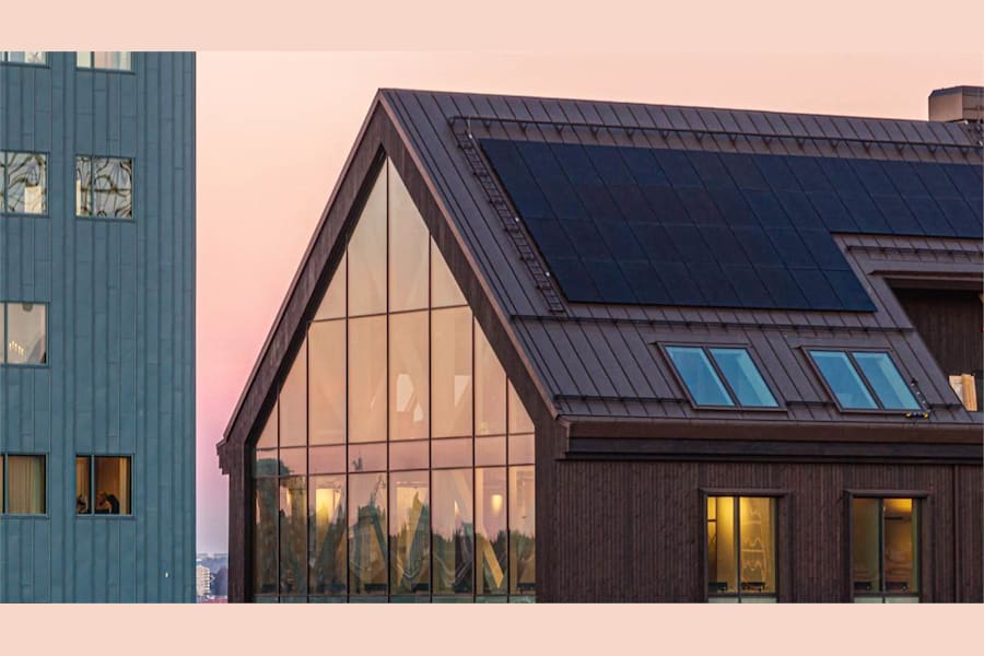 Masthamnsgatan 13 - Solceller bidrar till energiförsörjningen