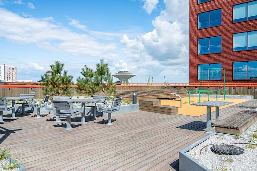 Hyllie Stationsväg 41 - Många sittplatser att välja mellan uppe på taket