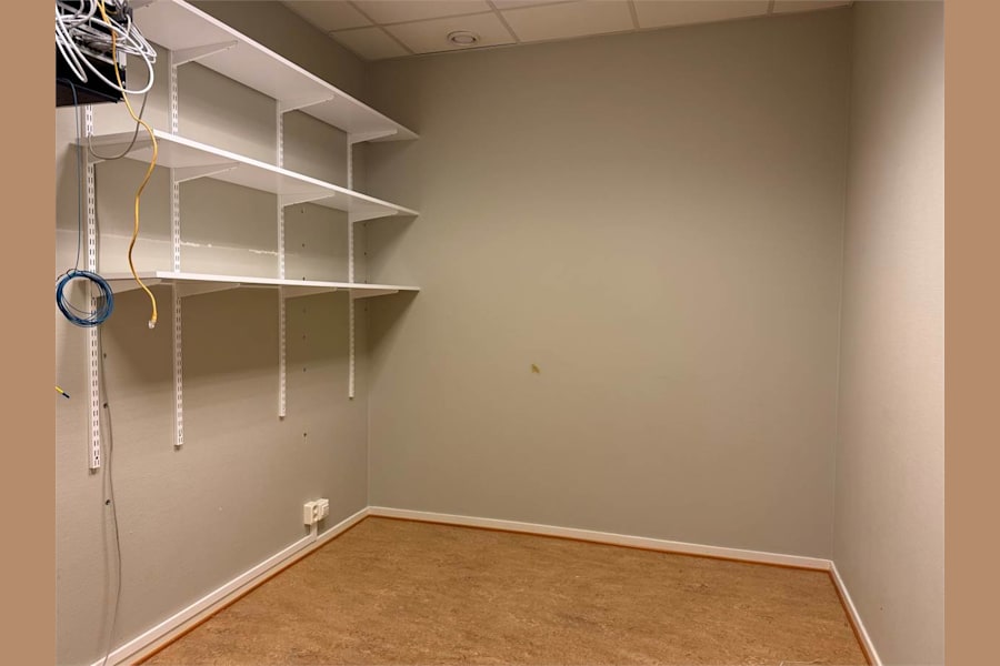 Aminogatan 34 - Rymligt förråd