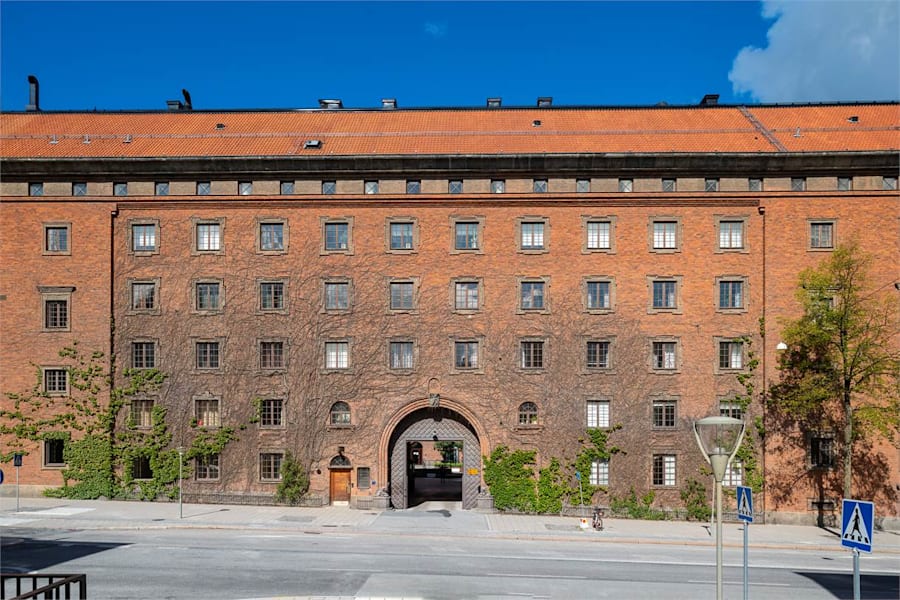 Sankt Eriksgatan 121D - Via Sankt Eriksgatan 121 går ni rakt in till innergården och er entré