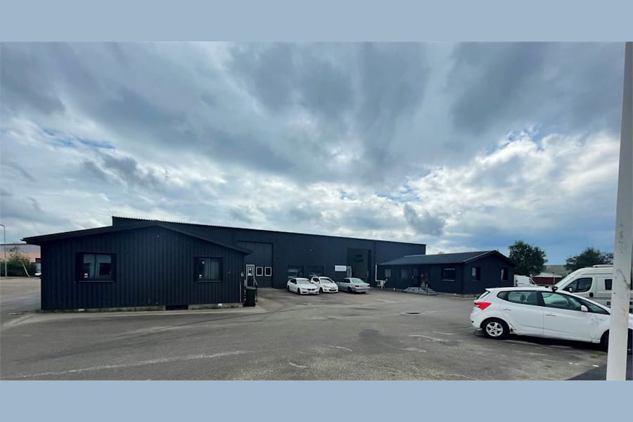 Servicevägen 6 - Nyrenoverad lager- och kontorsbyggnad
