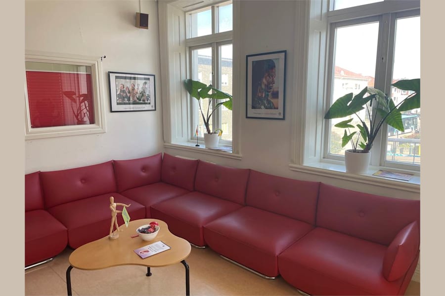 Stationsgatan 18 - Plan 1 - högt i tak och stora fönster