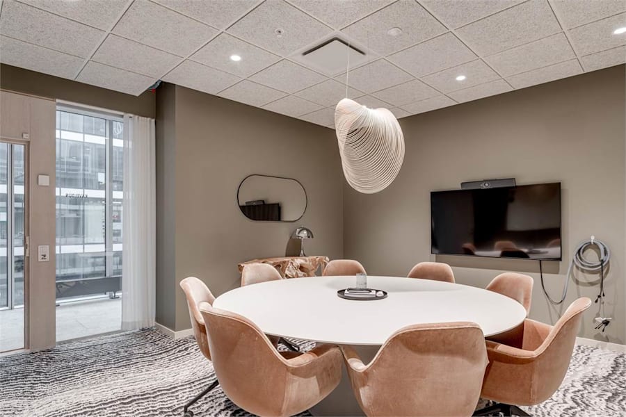 Arena Platinan - Mårten Krakowgatan 2 - Mötesrum med modern teknik och bekväma stolar.