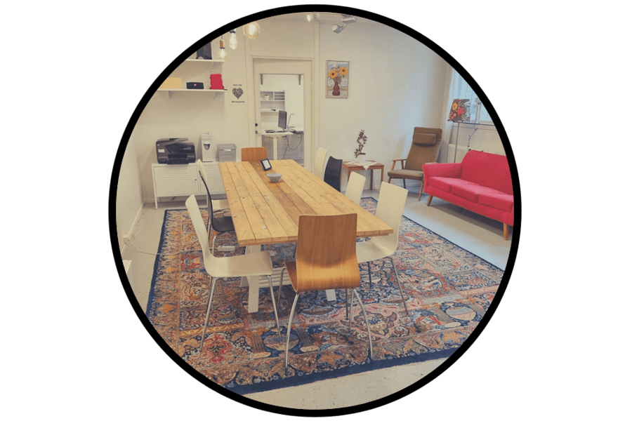 Coworking-plats på Lillåvägen 61, gatuplan baksidan, Bagarmossen