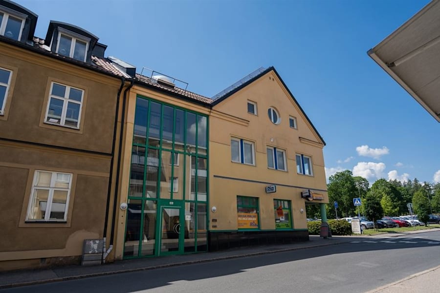 Myntgatan 10 - Bodarna 2 - Glasentrén tagen från vänster