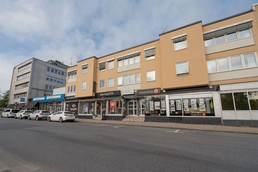 Pilgatan 16 B - Lejonet 11 - Hela långsidan av byggnaden tagen från höger