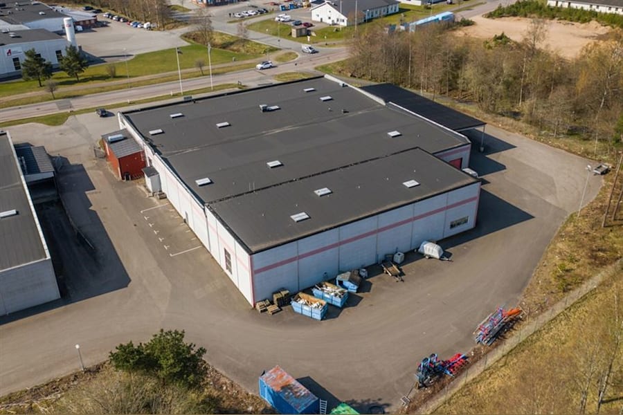 Silkesvägen 26 - Mattläggaren 2 - Drönare baksida tagen från vänster(1)