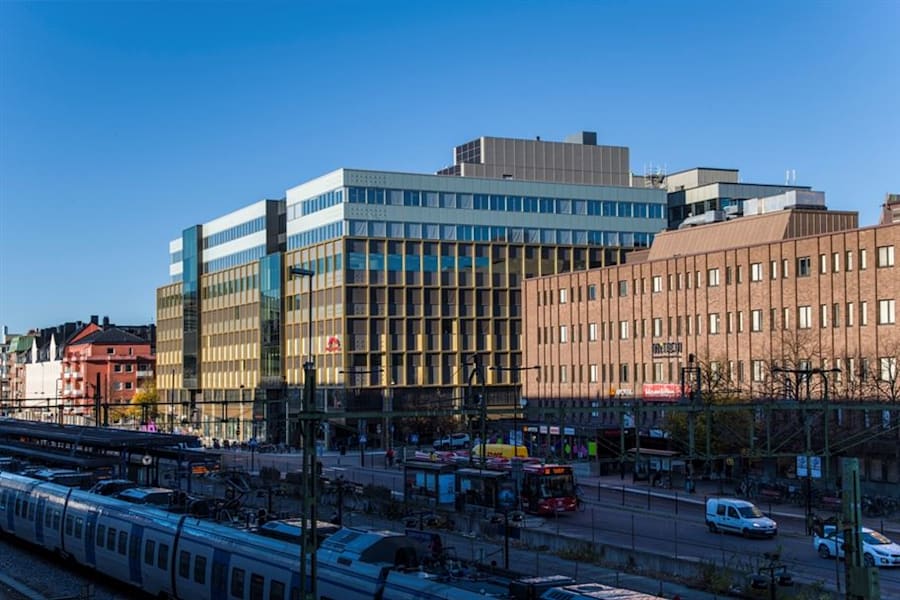 Sturegatan 17 - 3986_Grand Central Sundbyberg från järnvägsspåret(2)