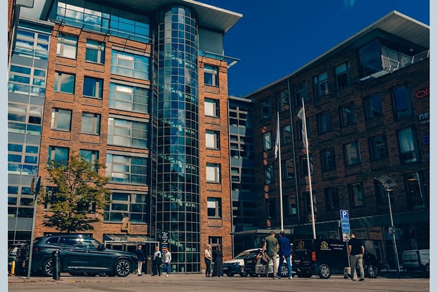 Råsundavägen 4 - Entre´ Ra°sundava¨gen 4 i Haga Norra