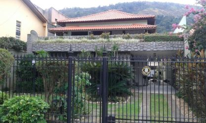 Casa à venda 255m2 - Referência CA0671