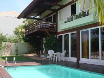 Casa à venda 320m2 - Referência CA0086