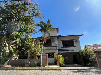 Casa em Condomínio à venda 233m2 - Referência CA1308