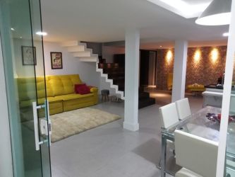 Casa à venda Niterói RJ 240m2 - Referência CA1180