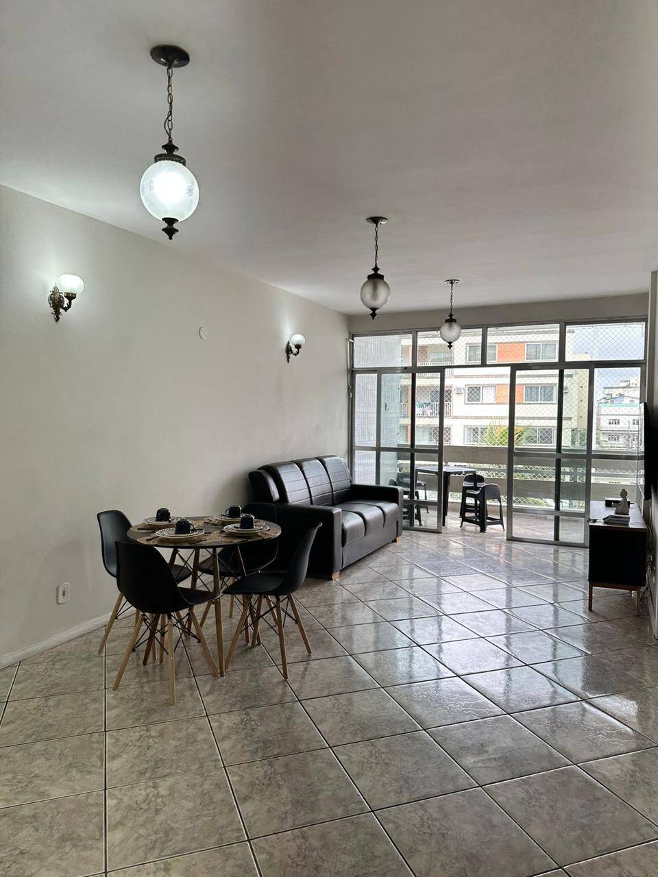Foto 2 - Apartamento com 4 quartos Centro Cabo Frio RJ