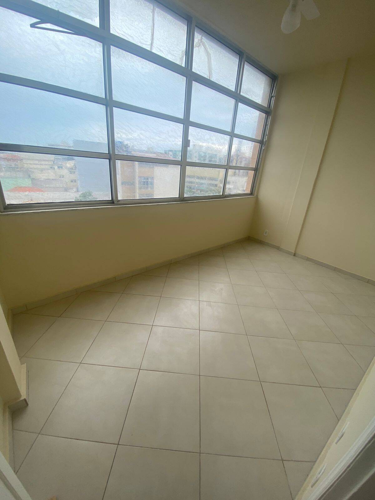 Foto 6 - Apartamento com 2 quartos Centro Cabo Frio RJ