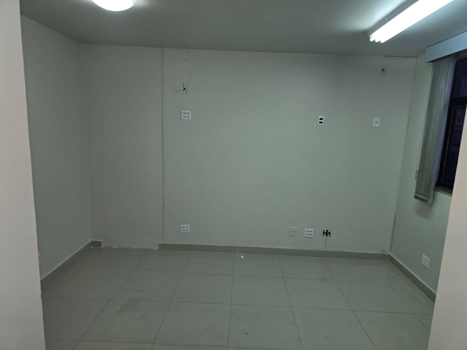 Foto 2 - Conjunto Comercial/Sala Centro Cabo Frio RJ