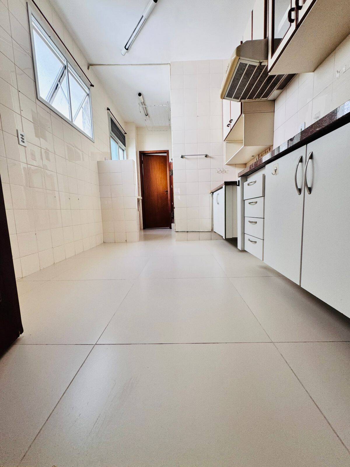 Foto 4 - Apartamento com 3 quartos Centro Cabo Frio RJ