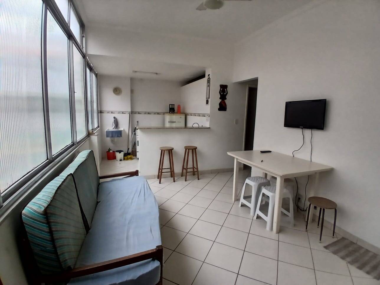 Foto 1 - Apartamento com 2 quartos Centro Cabo Frio RJ