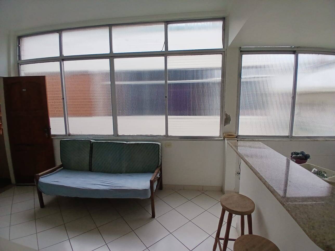 Foto 3 - Apartamento com 2 quartos Centro Cabo Frio RJ
