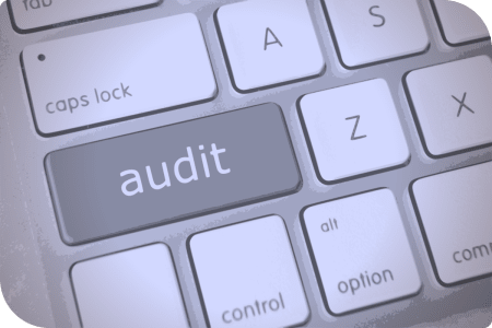 Teclado con la palabra "audit" en la tecla principal.