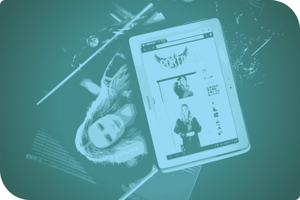 Una pantalla de un dispositivo electrónico con una página web de una revista de moda.