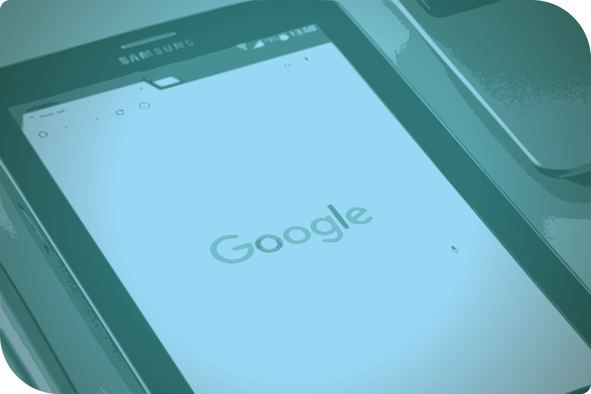 Una pantalla de un dispositivo móvil muestra Google.